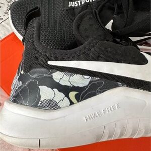 Nike Black and White Floral Design Shoes